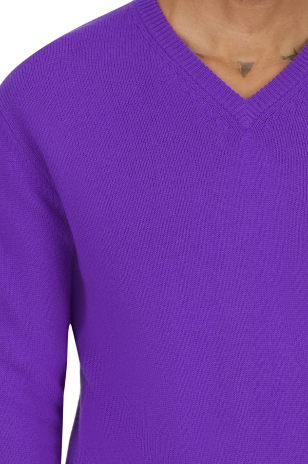 Cashmere men basic sweaters at low prices tour first regent m