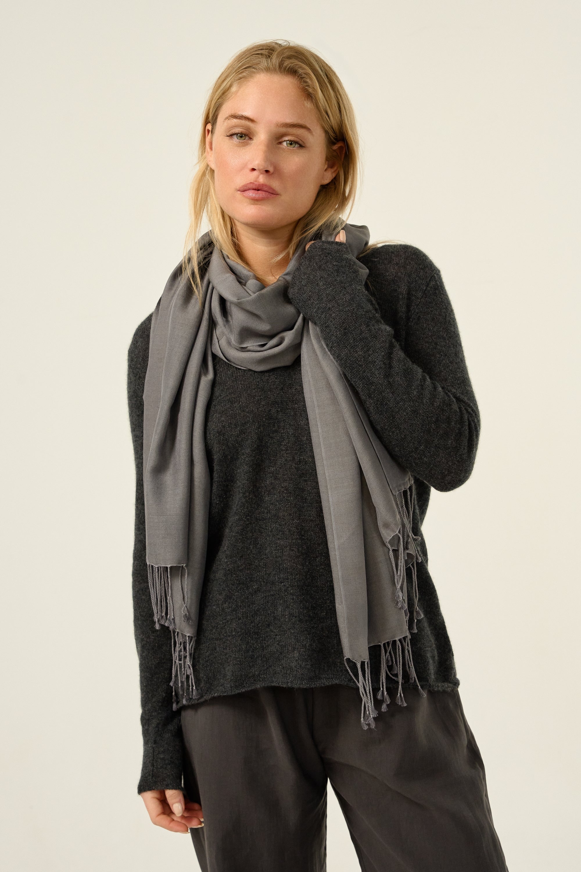 Platine in mixed cashmere and silk - mid grey - Mahogany