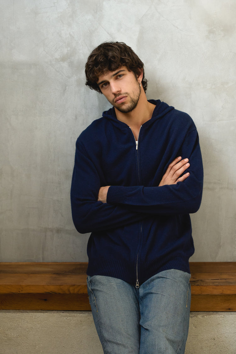 Hiro in men's cashmere - dark navy - Mahogany