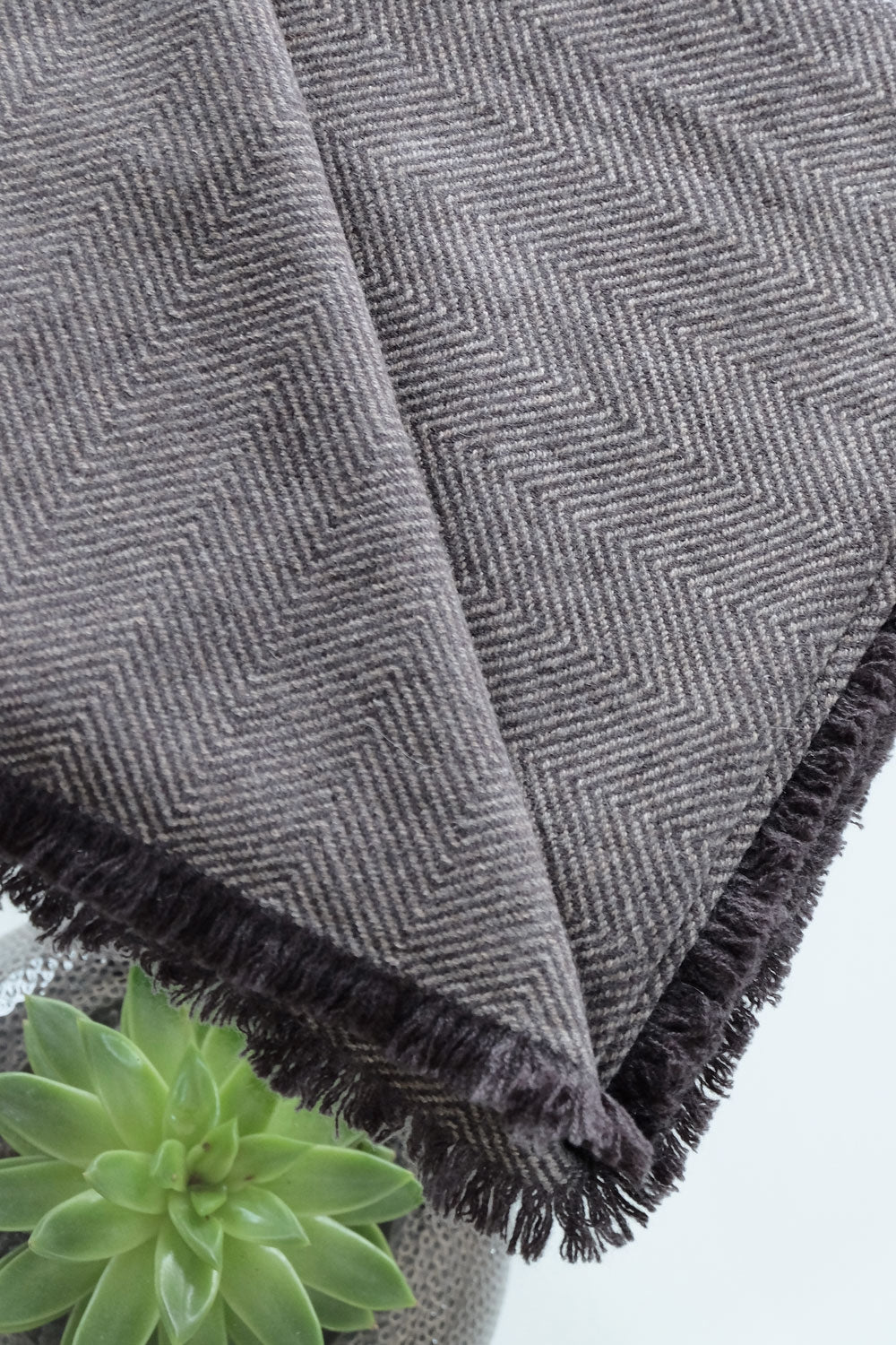 Erable 130 x 190 en cachemire mixte - Vue 2 - anthracite-marmotte chiné - Mahogany