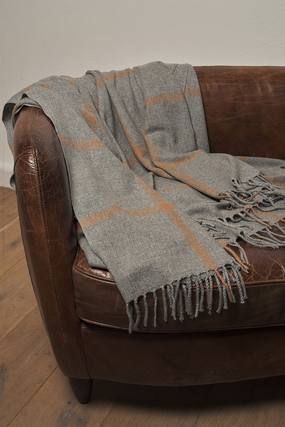 Altay 150 x 190 in mixed cashmere - heather grey / camel - Mahogany
