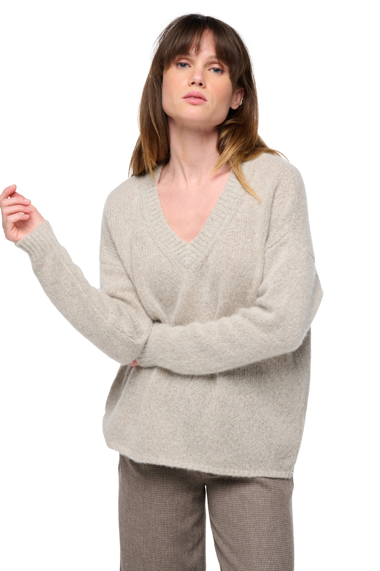 Cashmere jumper, 100% Cloud Cashmere, women, V-neck, loose fit, long sleeves, chunky / 6 plies and more, standard knit, Mahogany