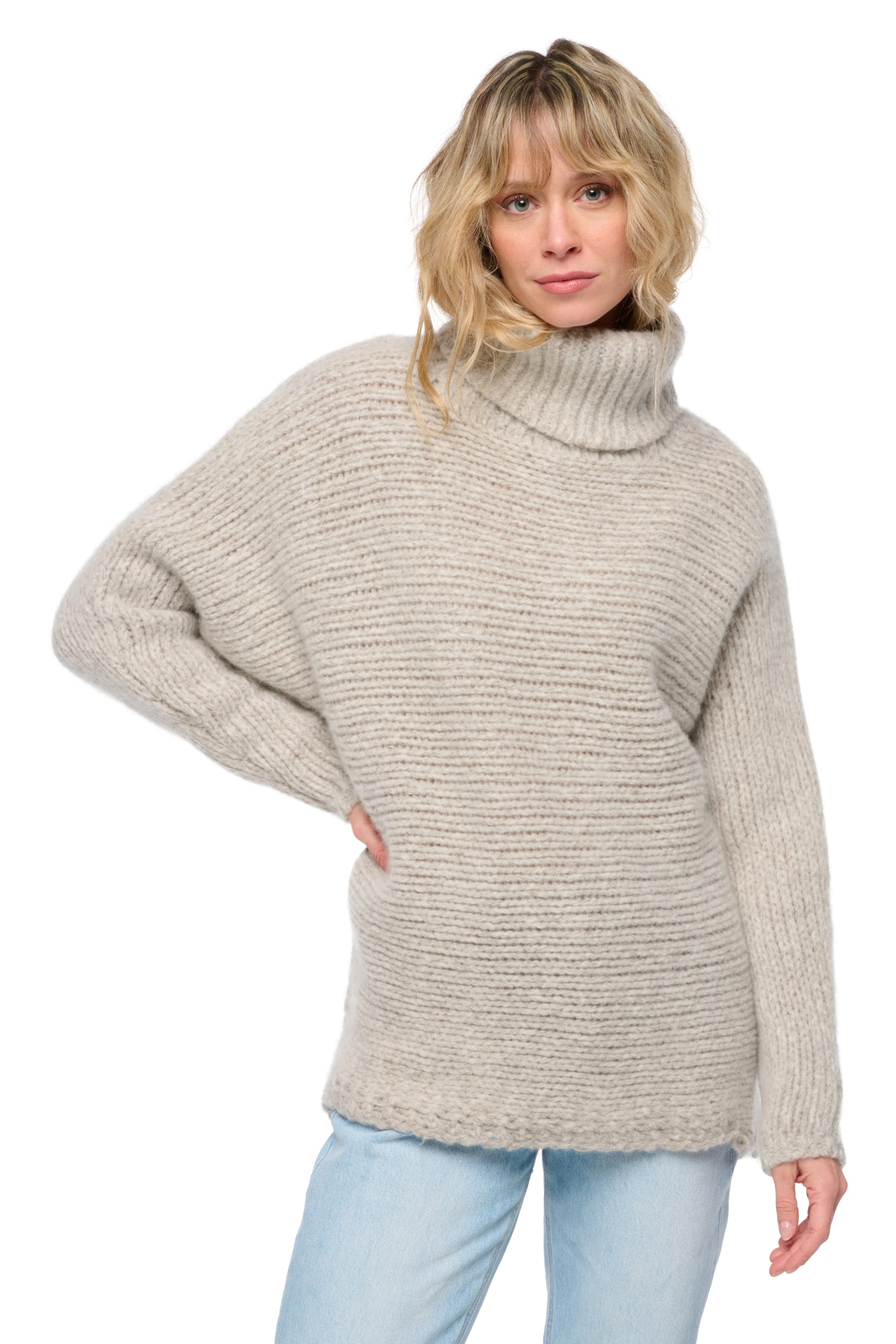 Cashmere sweater, 100% Cloud Cashmere, women's, roll neck, relaxed fit, long sleeves, chunky / 6 plies and more, standard knit, Mahogany