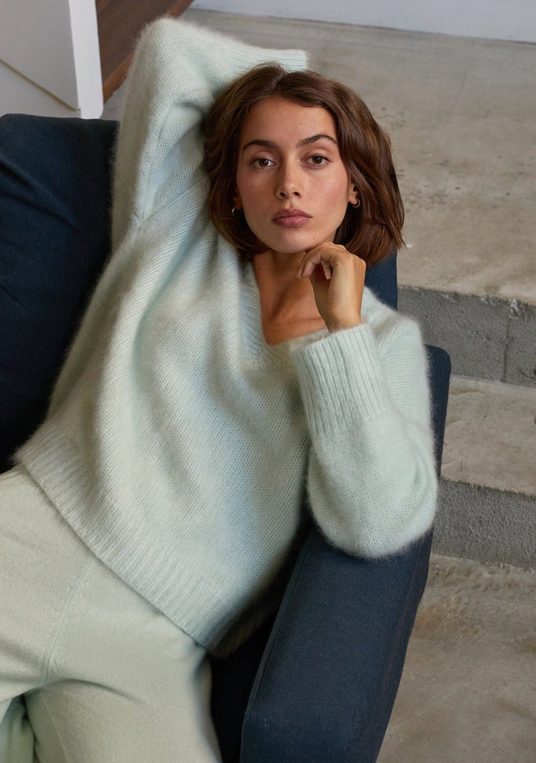 Cocoon cashmere jumper, 100% Brushed Cashmere, women, v-neck, oversize fit, long sleeves, chunky / 6 plies and +, , Mahogany