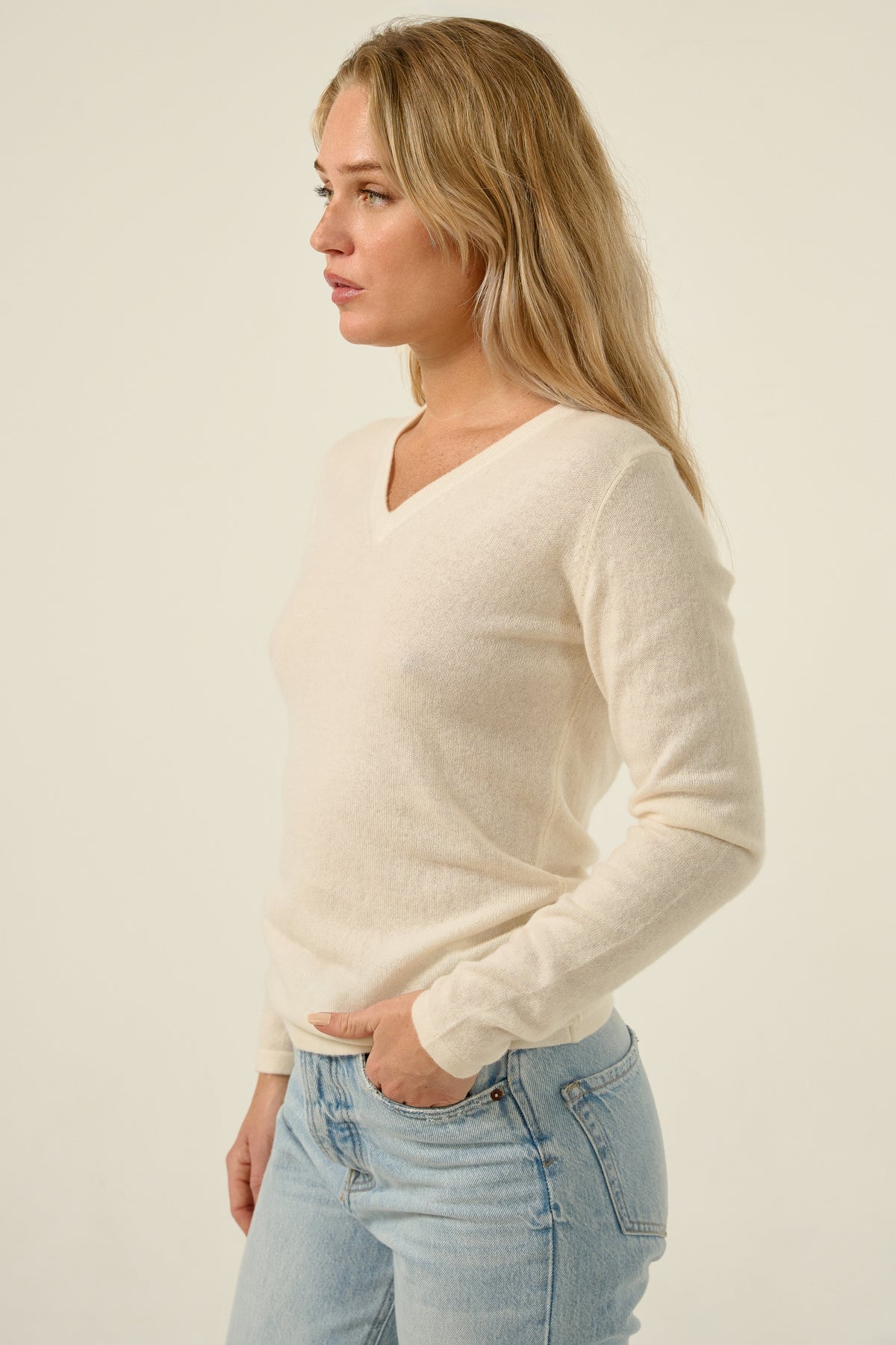 Emma in cashmere for women - View 1 - off-white - Mahogany