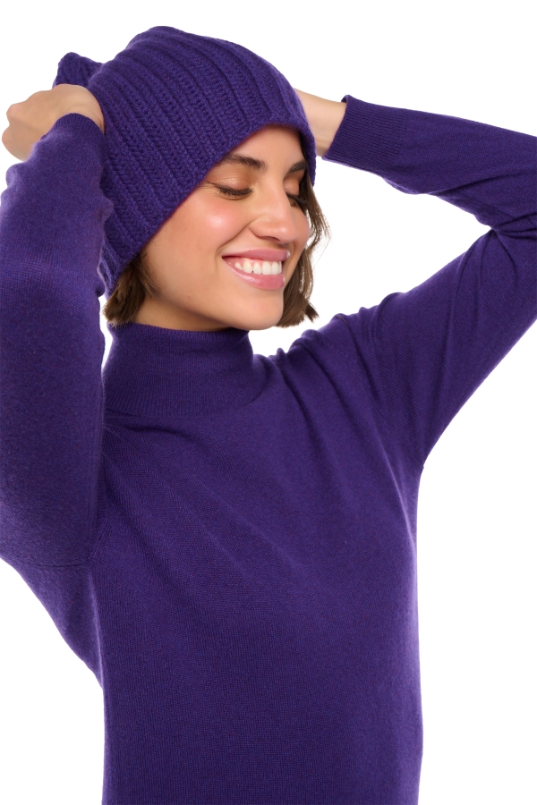Cashmere accessories beanie youpie deep purple 26 x 26 cm