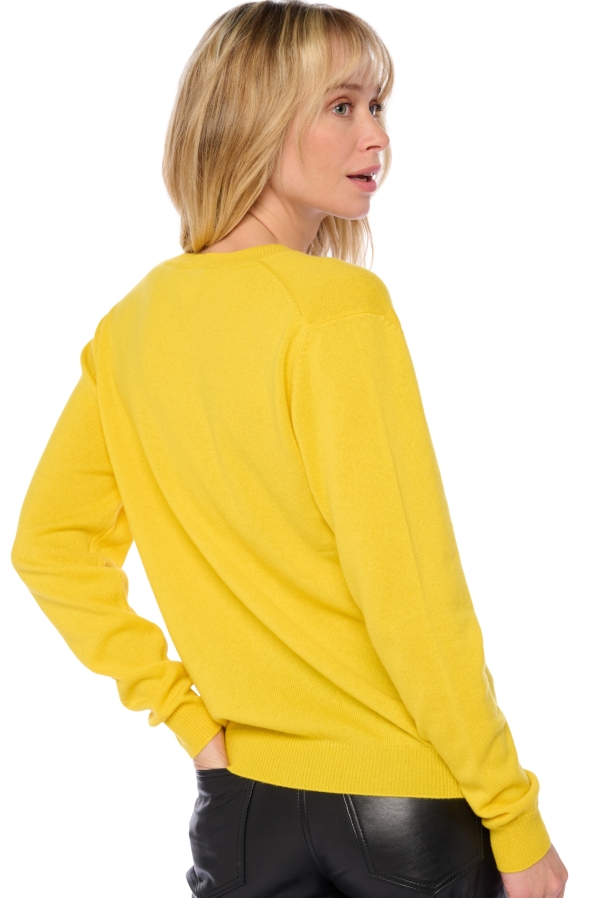 Cashmere ladies basic sweaters at low prices taline first daffodil m